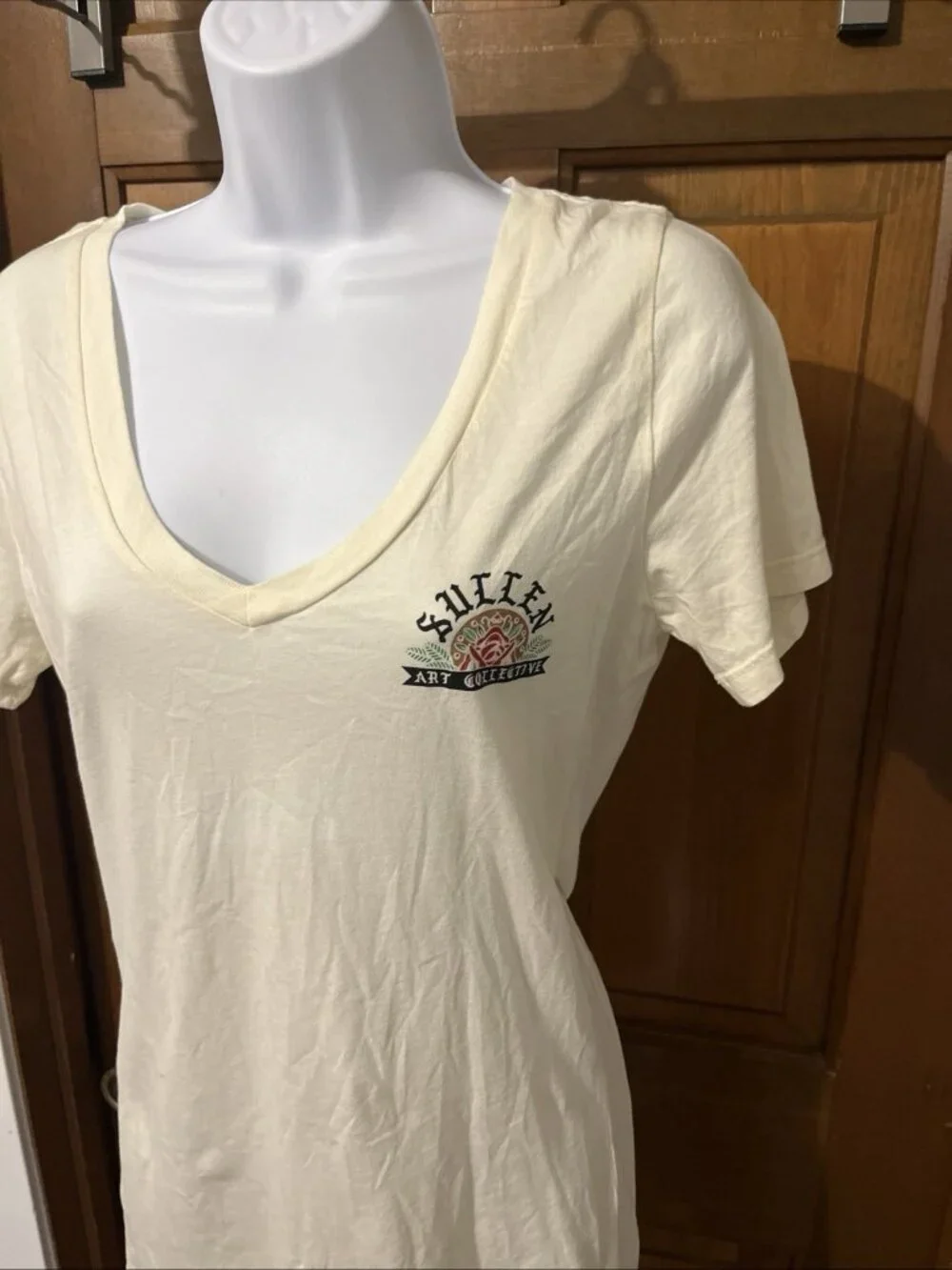 Sullen Art Collective Short Sleeve Shirt Beige  Rose Graphic - Picture 2 of 7